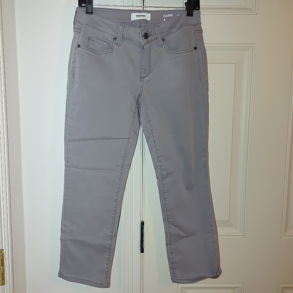 Capri pants